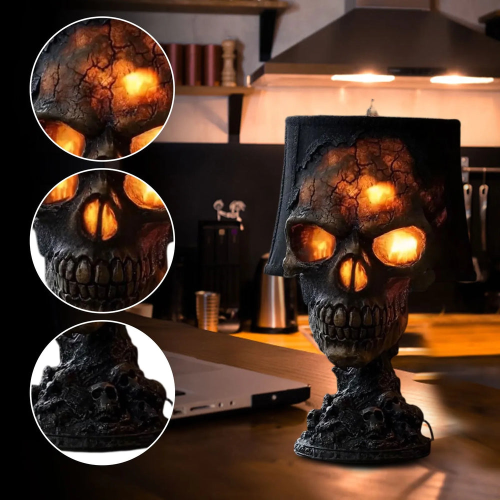 Detaillierte Gothic Schädel Tischlampe aus Resin mit gruseligem LED-Licht für Horror- und Halloween-Deko.