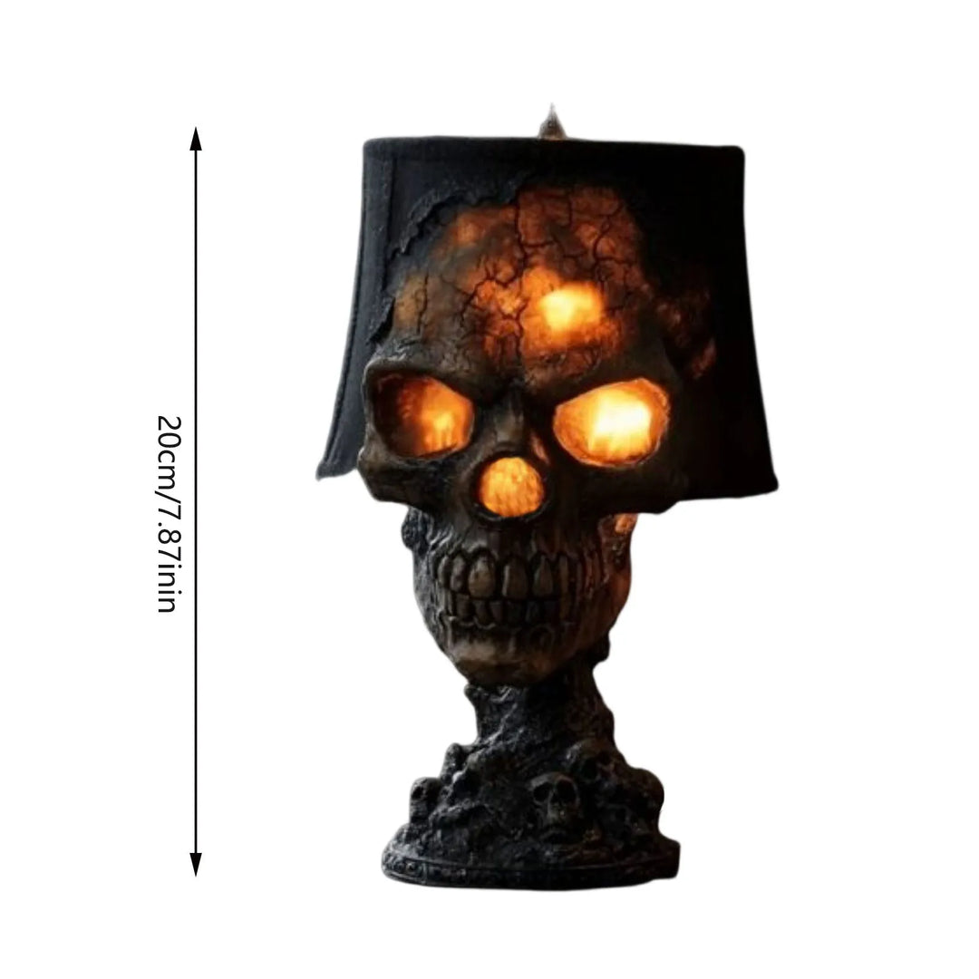 Horror-Schädel-Tischlampe aus Resin, ein Highlight für Gothic-Räume oder als Halloween-Dekoration.