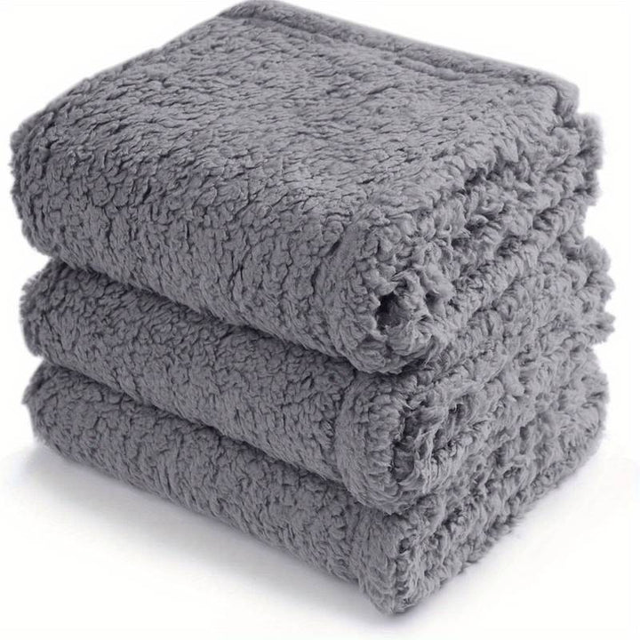 Schwarze Fleece-Haustierdecke, waschbar, für Welpen & kleine Hunde; weich und wärmend.