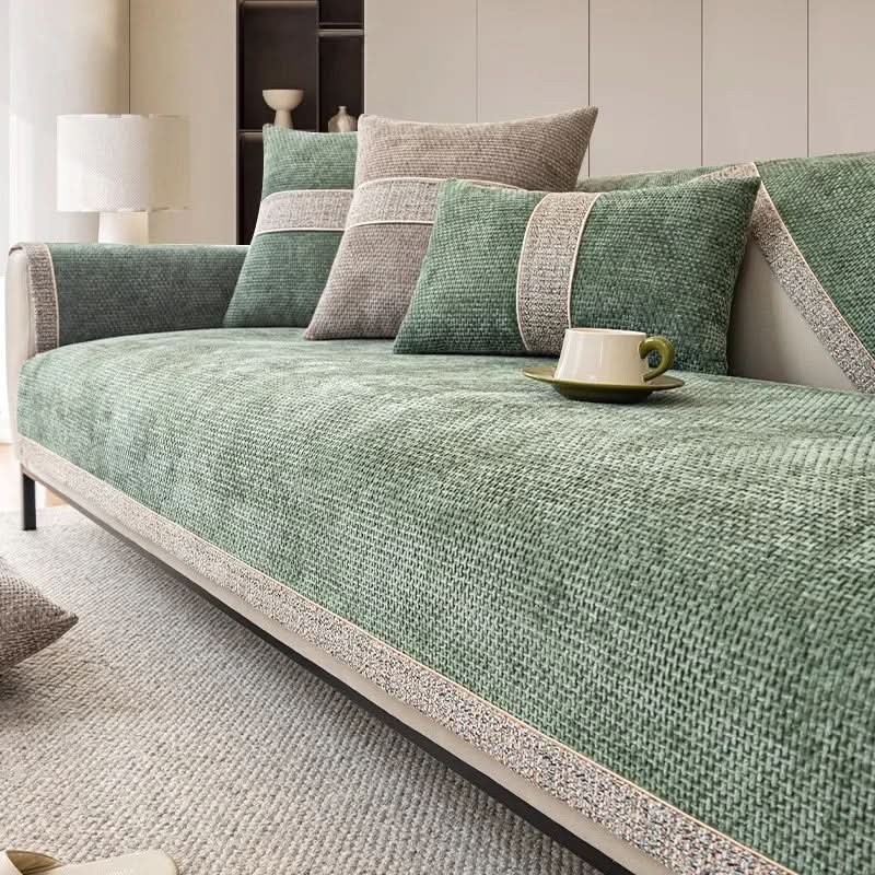 Stilvoller Sofabezug in Blau, rutschfest, schützt Sofa vor Abnutzung. Ideale Heimtextilien.