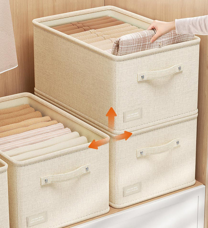 Große, faltbare Aufbewahrungsbox für Kleidung und Heimorganisation; schafft Ordnung und Stauraum.