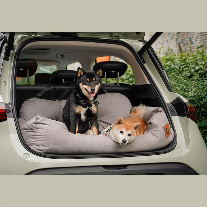 Großer Hundeautositz mit Polsterung für sichere & gemütliche Autofahrten mittelgroßer & großer Hunde.