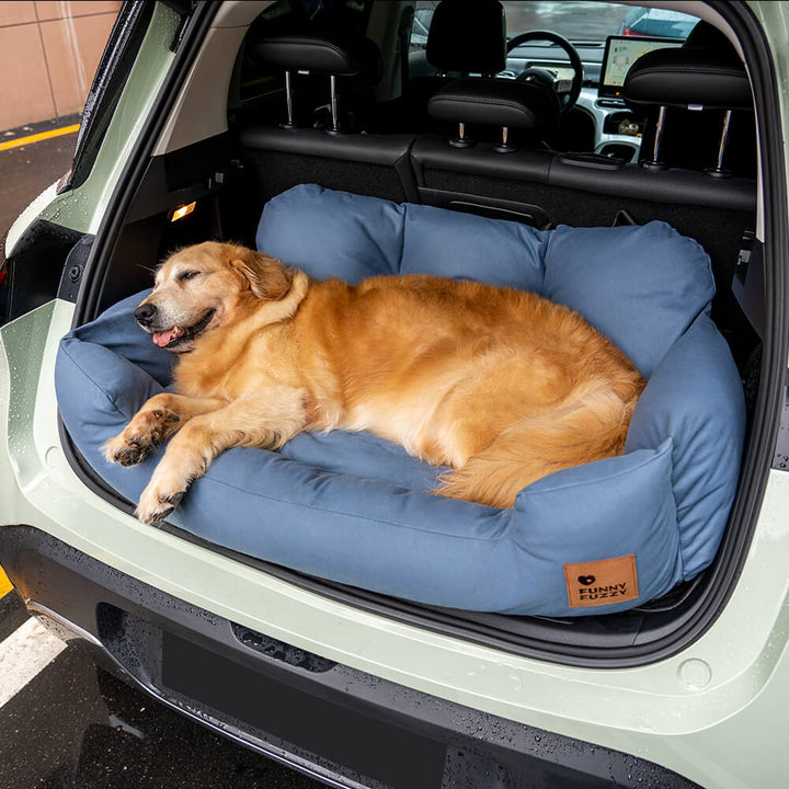 Innovativer Hundeautositz mit extra Polsterung & Befestigungsgurten. Für sichere Hundereisen.