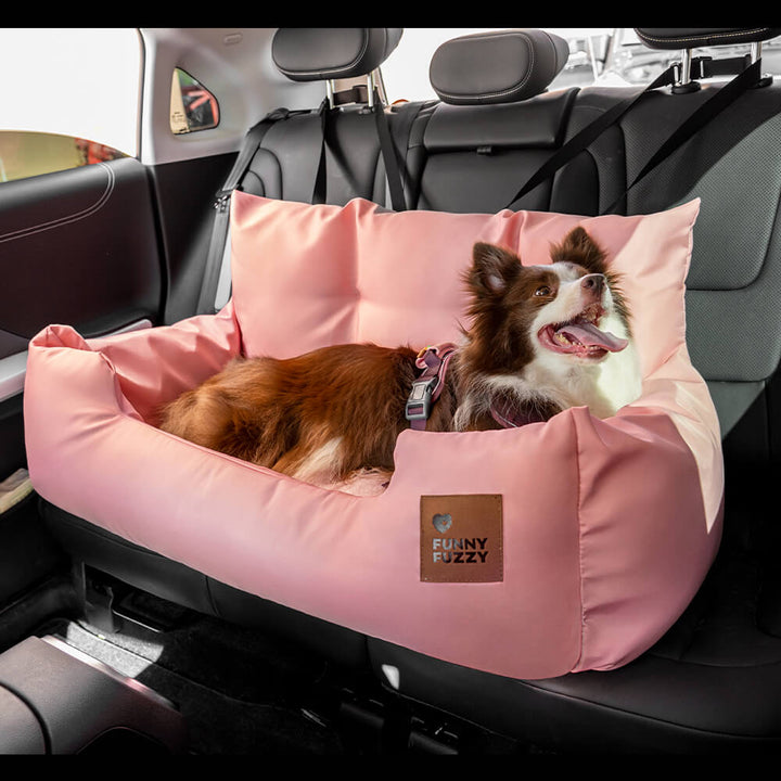 Hundeautositz, zuverlässig & gepolstert. Mit sicheren Gurten für mittelgroße & große Hunde.
