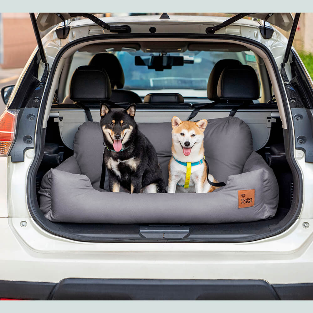 Sicherer Hundeautositz, gepolstert, für große Hunde. Autozubehör für entspannte Hundereisen.
