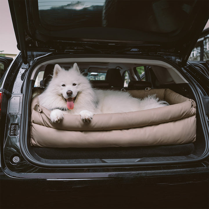 Großes Kunstleder Haustierbett als Hundeautositz für sicheren und komfortablen Transport.