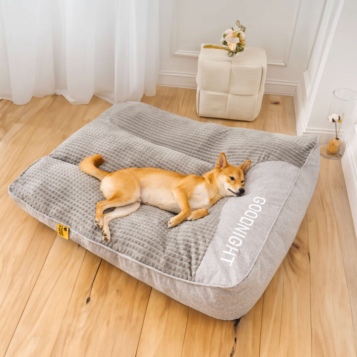 Robustes Hundebett mit Wirbelsäulenschutz, groß, kratzfest und einfach zu reinigen.
