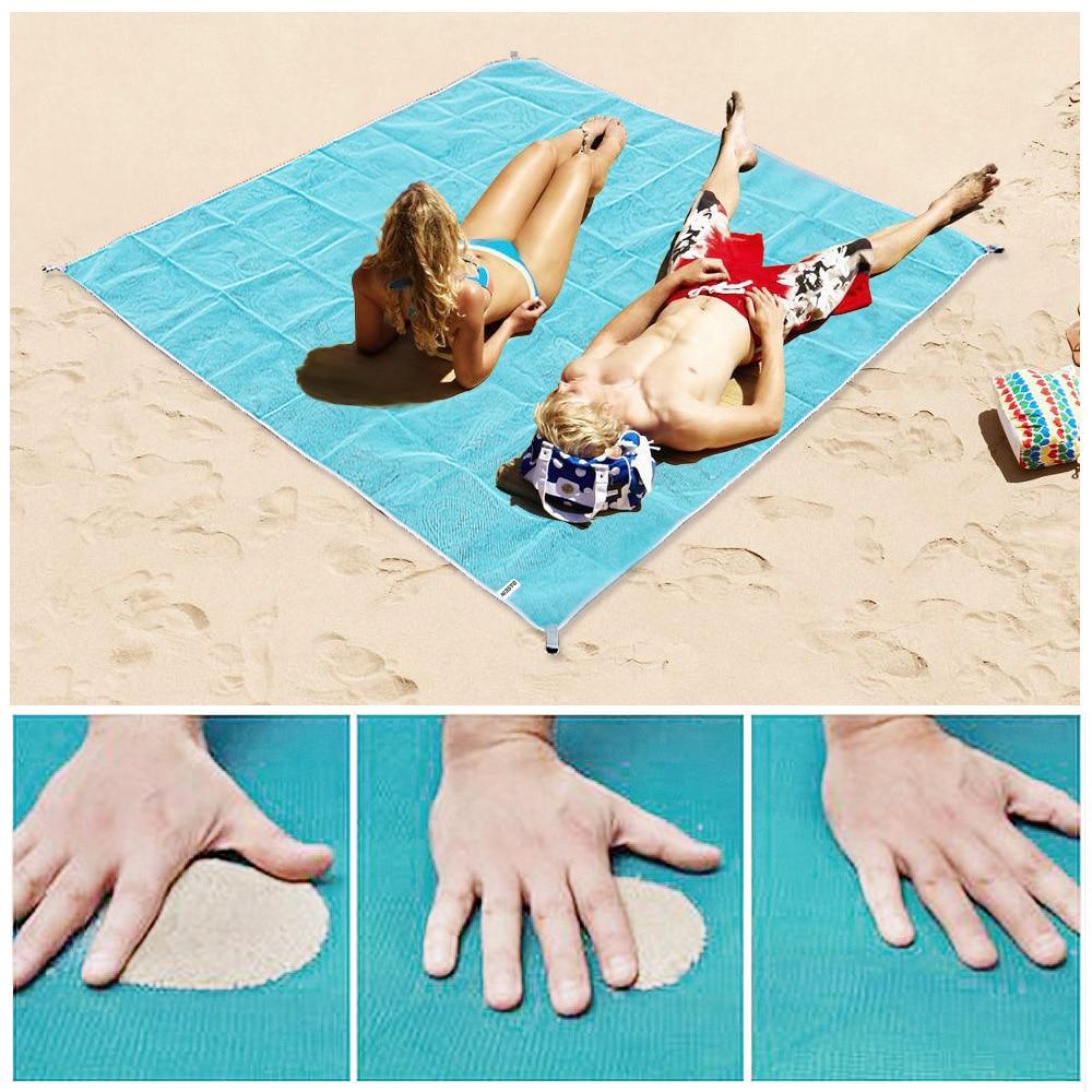 Komfortables, großes Sandfreies Strandtuch, garantiert Entspannung am Strand oder beim Picknick.