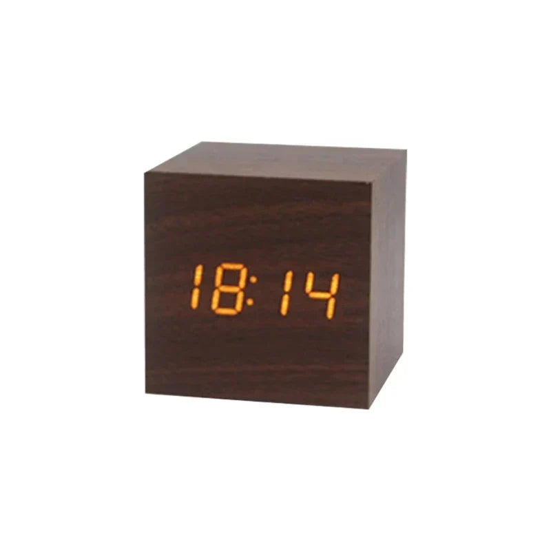Hölzerner LED-Wecker mit digitaler Anzeige & Temperaturanzeige. Ideal für Schlafzimmer & Büro, minimalistisches Design.