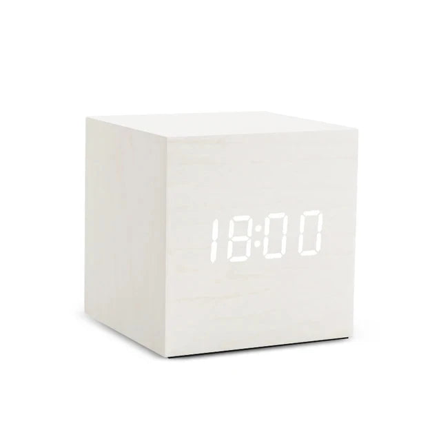 Minimalistischer Holz LED-Wecker mit Temperaturanzeige. Digitale Uhr für Schlafzimmer, Büro & stilvolles Wohnen.
