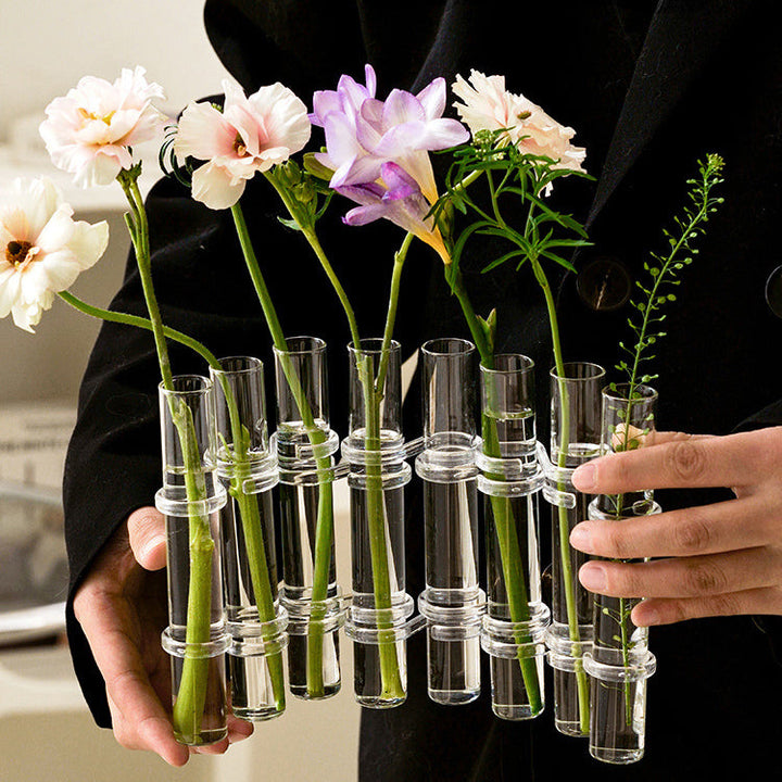Transparente Glas-Blumenhalter zum Hängen, ideal für einzelne Blüten, kleine Pflanzen oder Hydrokultur im Zuhause.