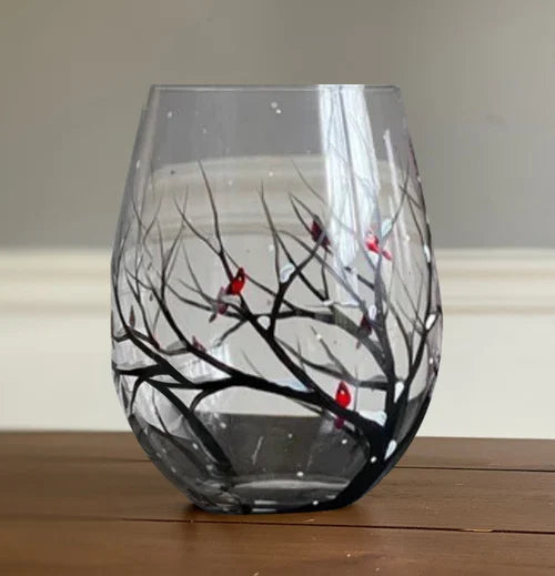 Vierer-Set handbemalter Weingläser, jedes mit einem anderen Jahreszeiten-Baum, exklusive Glaskunst & Geschenkidee.