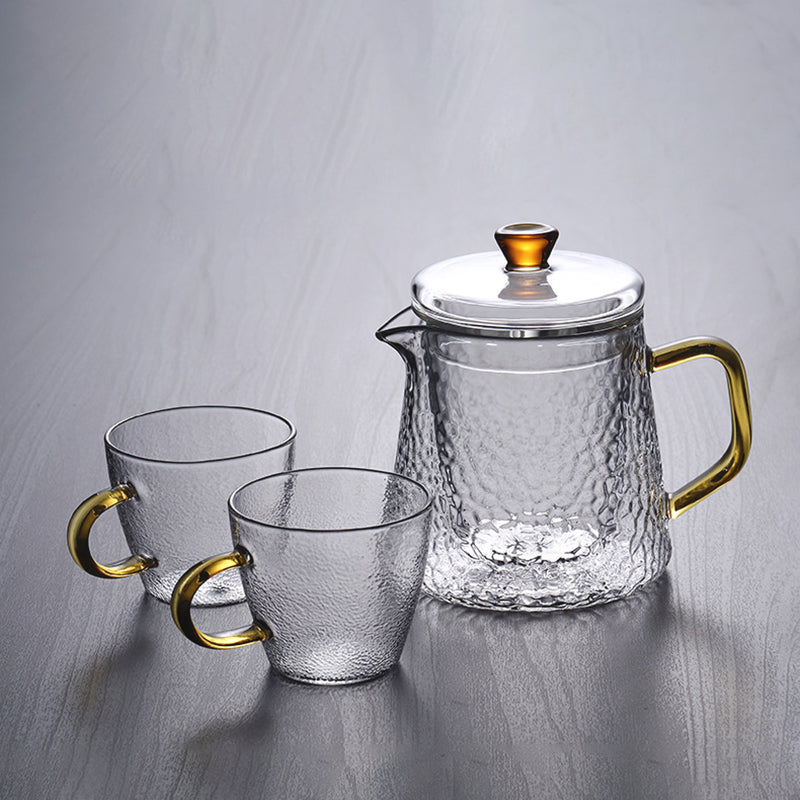 Teekanne aus klarem Borosilikatglas, handgeblasen, mit feinem Teesieb für puren Teegenuss.