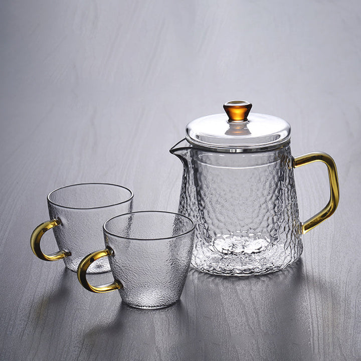 Teekanne aus klarem Borosilikatglas, handgeblasen, mit feinem Teesieb für puren Teegenuss.