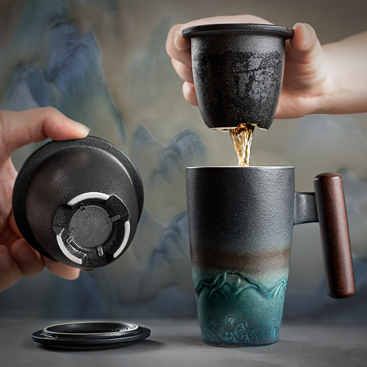 Handgefertigte Keramik Teetasse mit Teesieb & Holzgriff im Retro Design. Perfekt für Tee-Liebhaber.