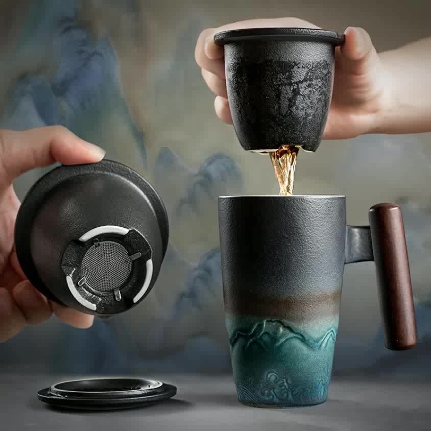 Perfekte Teetasse aus Keramik, handgefertigt, mit Sieb für losen Tee & natürlichem Holzgriff.