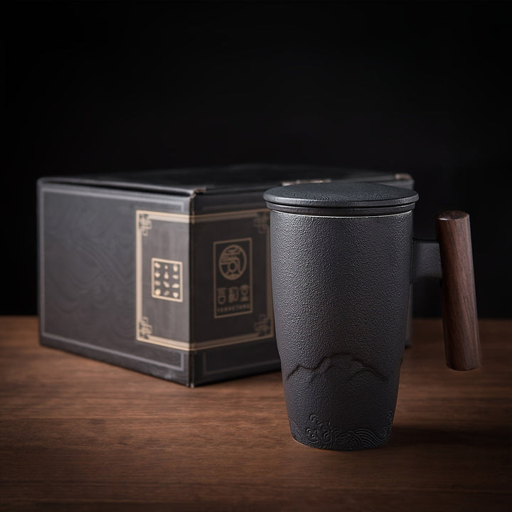 Handgefertigte Keramik Tasse, Teetasse mit Teesieb & Holzgriff, Retro Design, ein einzigartiges Unikat.