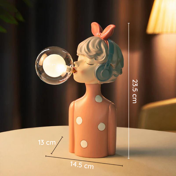 Handgefertigte Deko-Tischlampe aus Glas und Harz. Akzentuiert moderne Wohnräume mit sanftem, stilvollem Licht.