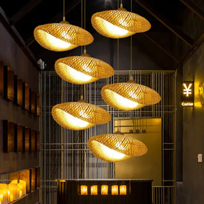 Natürliche Rattan Pendelleuchte fürs Wohnzimmer, Esszimmer oder Schlafzimmer, schafft gemütliche Atmosphäre.