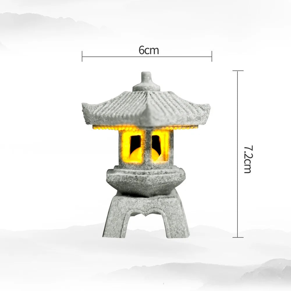 Einzigartige Sandstein Zen-Pagode, handgefertigt. Ideales Gartenzubehör für meditative Außenbereiche.
