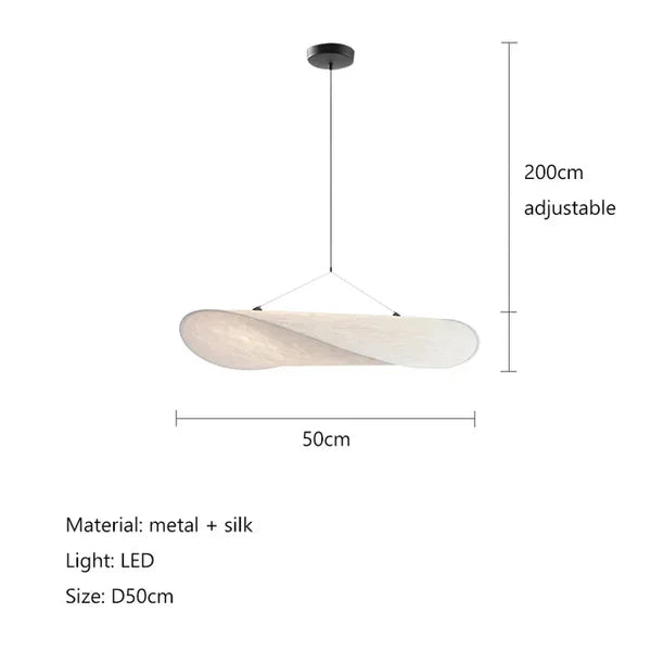 Behagliche Schlafzimmerlampe: Handgefertigte Seiden-Pendelleuchte für warmes, dimmbares Licht.