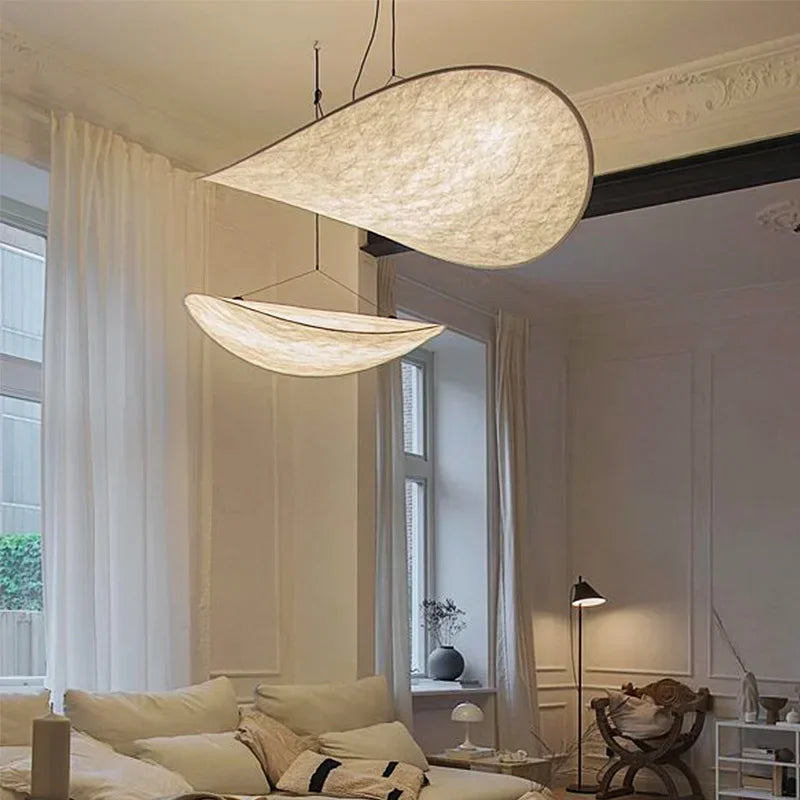 Sanfte Innenbeleuchtung: Handgefertigte Seiden-Deckenlampe für Wohn-, Schlaf- und Esszimmer.