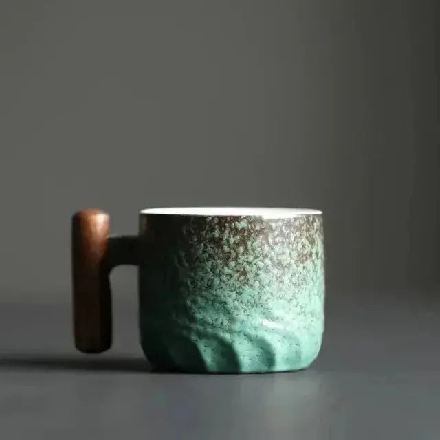 Einzigartige Kaffeetasse mit elegantem Holzgriff für Küche & Esstisch. Handgemachter Becher, perfekt als Teetasse oder Dekor.