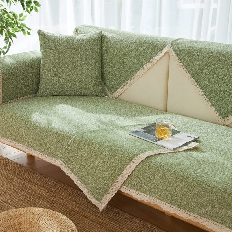 Rustikaler Sofabezug aus handgewebtem Baumwoll-Leinen, rutschfest, ideal für gemütliche Wohnzimmer.