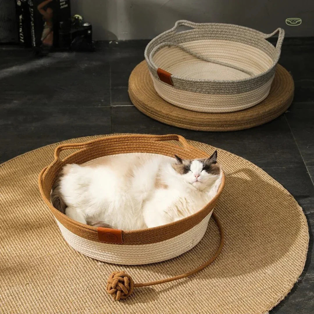 Handgewebtes Katzenbett aus Baumwollseil. Gemütlicher Schlafplatz für Katzen, modern und robust.