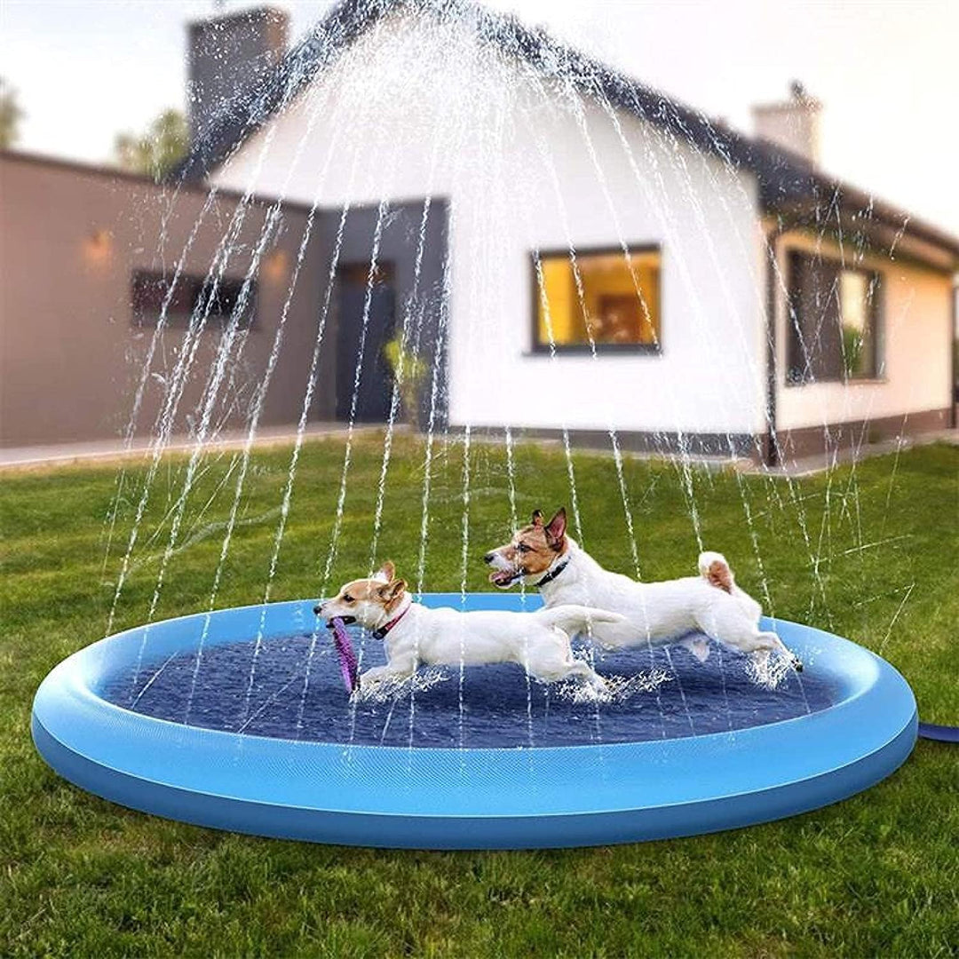 Haustier-Sprinklerkissen für erfrischenden Wasserspaß im Garten. Perfekte Abkühlung für Hund & Kind.