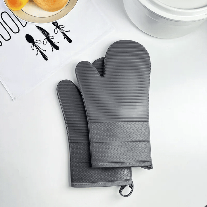HEATSAFE Ofenhandschuhe, perfekt für den Grill, schützen Hände vor Hitze. Unverzichtbares Grillzubehör.