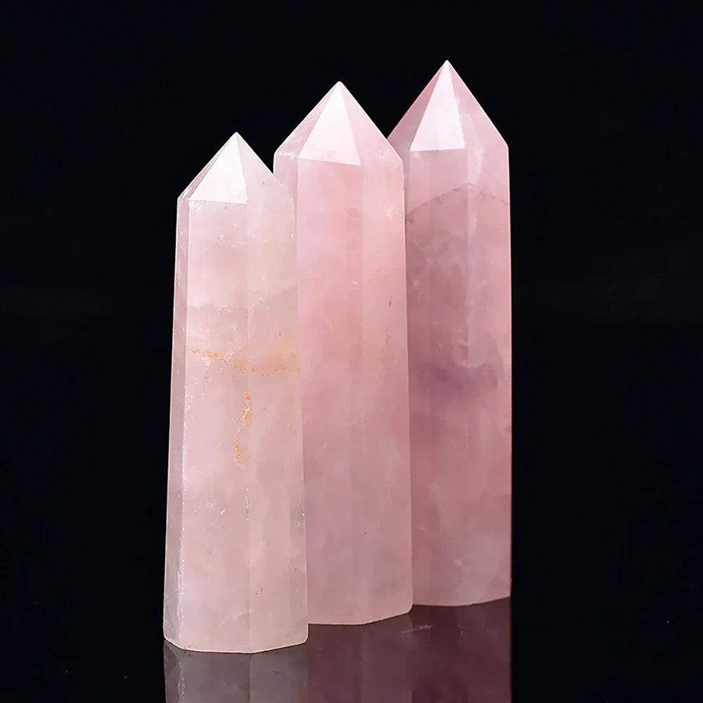 Natürlicher Heilstein Obelisk für Meditation, Reiki und als ästhetische Wohnzimmerdekoration.