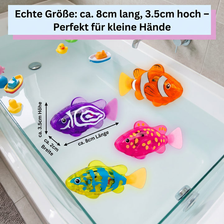 Ein Kind hält einen leuchtenden LED Schwimmfisch; perfektes sensorisches Badespielzeug und Geschenk für Kinder.