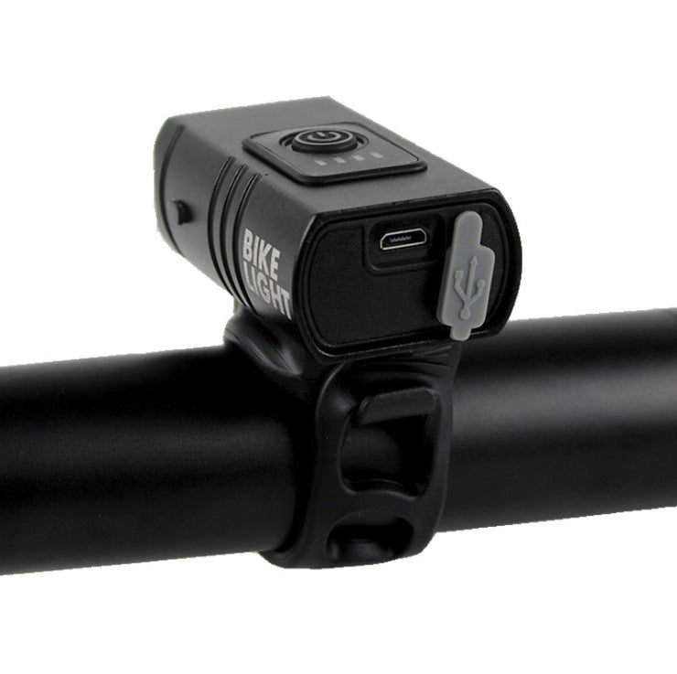 Helles Fahrrad Frontlicht leuchtet den Weg bei Nacht aus. Wasserdicht, USB-wiederaufladbar für Rennrad.