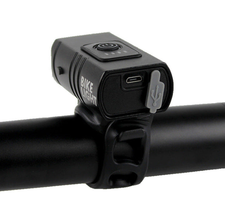 Helles Fahrrad Frontlicht leuchtet den Weg bei Nacht aus. Wasserdicht, USB-wiederaufladbar für Rennrad.