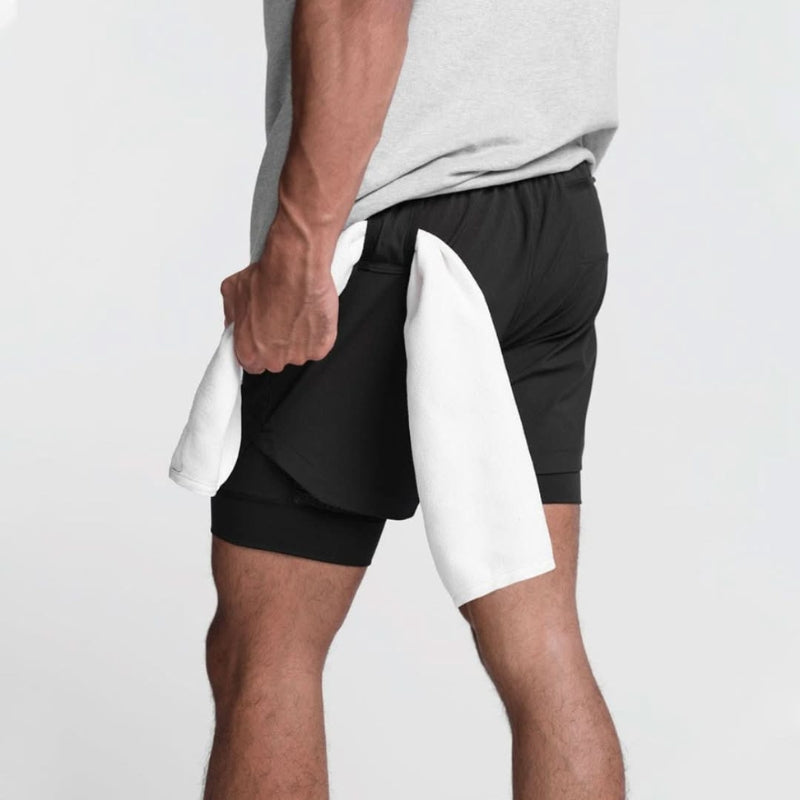 Stylische Herren Trainingsshorts, 2-in-1 Design. Atmungsaktive kurze Hosen für Fitness und sommerliche Aktivitäten.