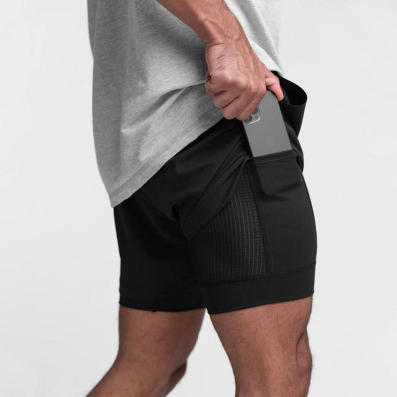 Robuste Herren Sportshorts für dein Workout. Atmungsaktive 2-in-1 Funktionsshorts für intensives Training.