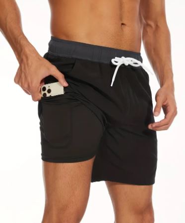 Robuste Herren Badehose mit Handytasche & schnelltrocknendem Stretch-Material.