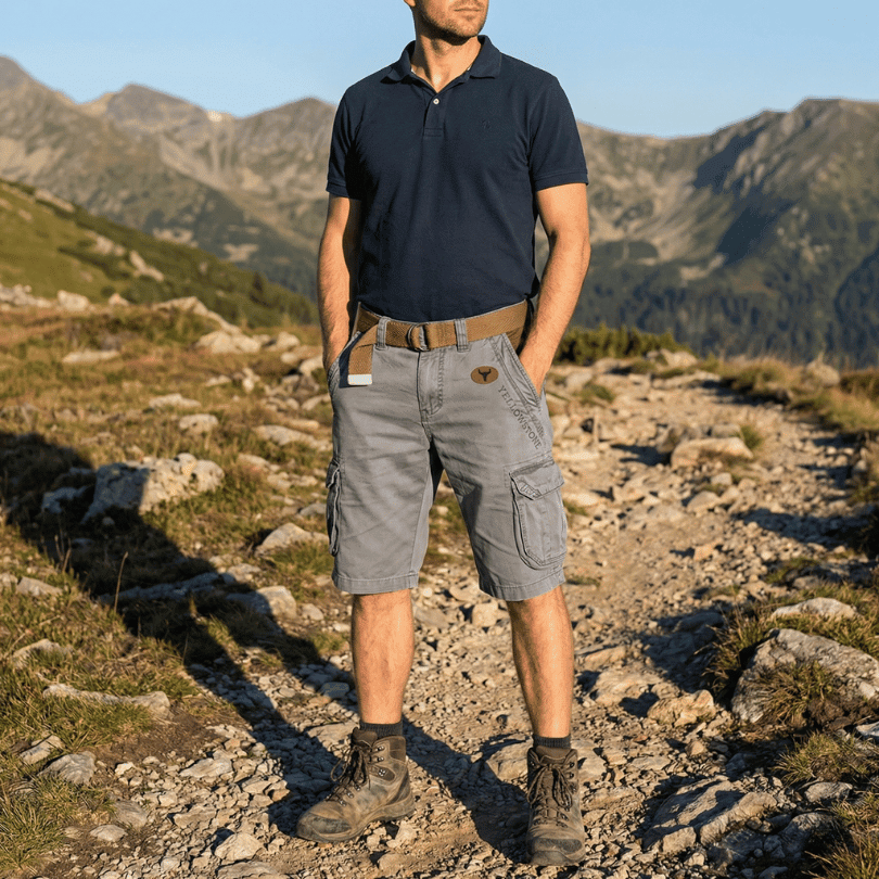MAVERICK Herren Cargoshorts in Olivgrün, funktional mit Seitentaschen & Klappen, ideal für Abenteuer & Reise.