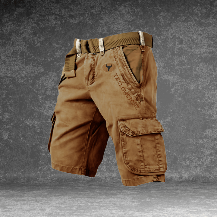 Schwarze MAVERICK Herren Cargoshorts, sportlich & bequem, mit funktionalen Taschen für Outdoor- & Reiseabenteuer.