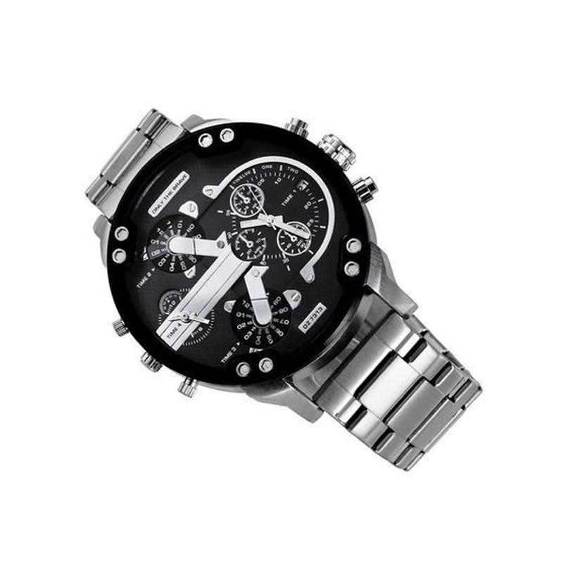 Herrenuhr: Präzisions-Chronograph aus Edelstahl, wasserdicht und mit Leuchtzeigern für gute Ablesbarkeit.