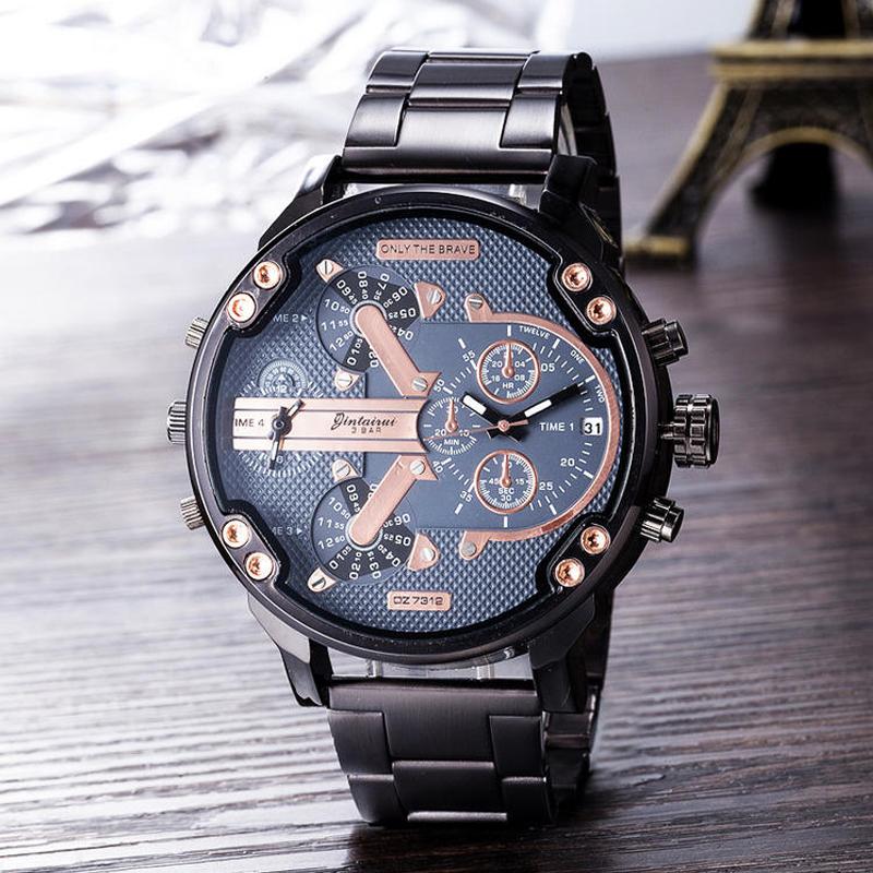 Armansicht des eleganten Edelstahl-Chronographen für Herren, wasserdicht und modern designt.