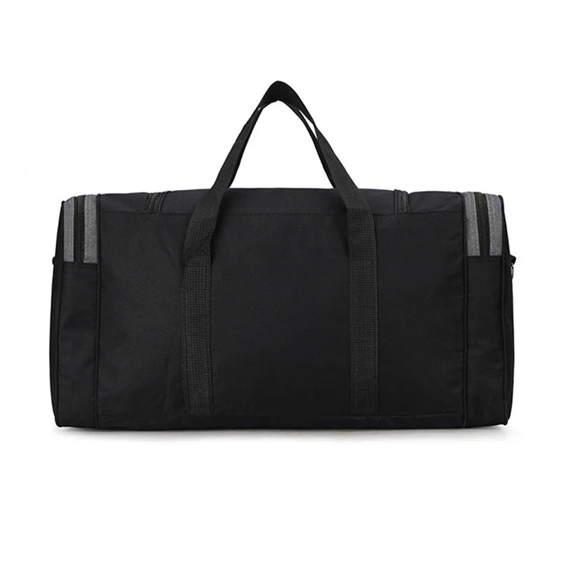 Detailaufnahme der wasserdichten Nylon-Oberfläche der Herren Reisetasche, robust und langlebig für Reisen.