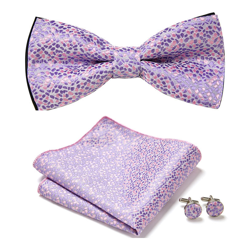 Edles Herren-Accessoires-Set: Dreiteilige Blumen-Fliege, Manschettenknöpfe, Einstecktuch. Pure Eleganz.