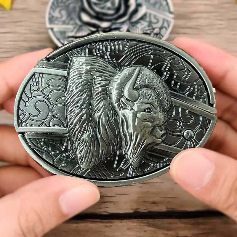 Hirsch-Motiv Herren Gürtelschnalle oval, Metall; Abenteuer-tauglich, mit cleverem EDC-Werkzeug.