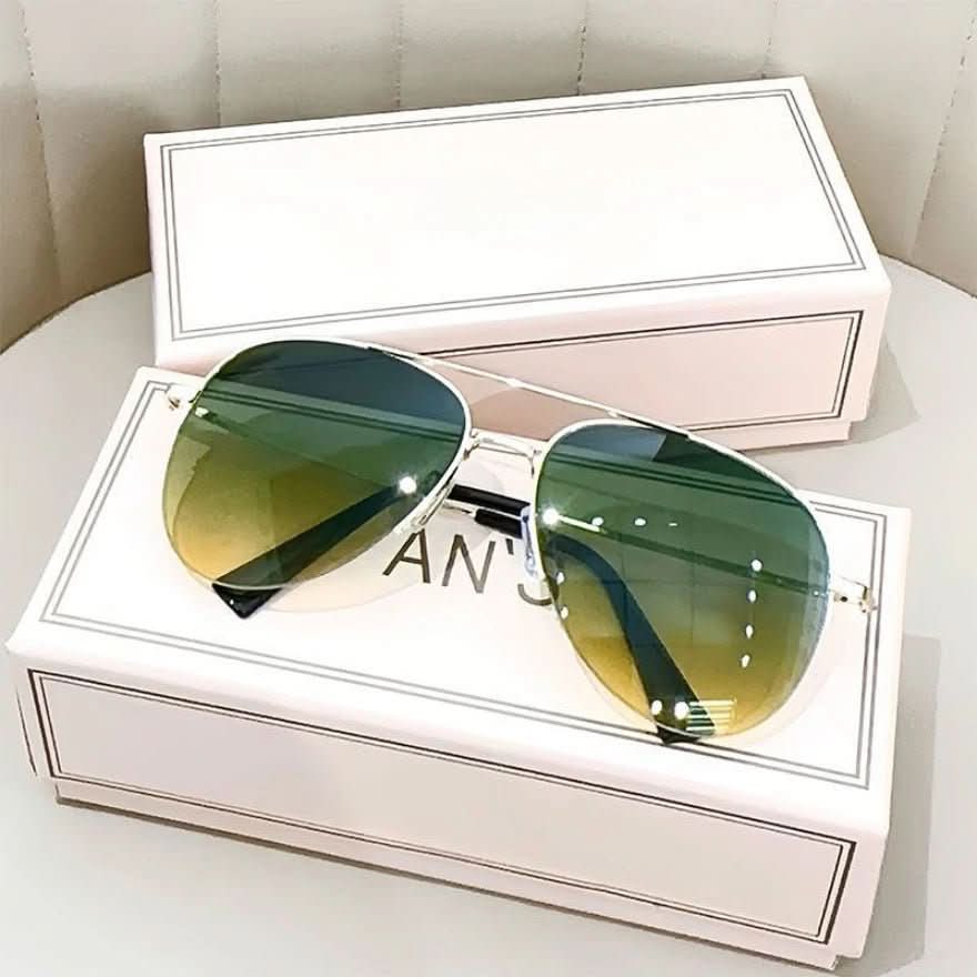 Klassische Herren Pilotensonnenbrille mit UV400-Schutz und modischen Verlaufsgläsern.