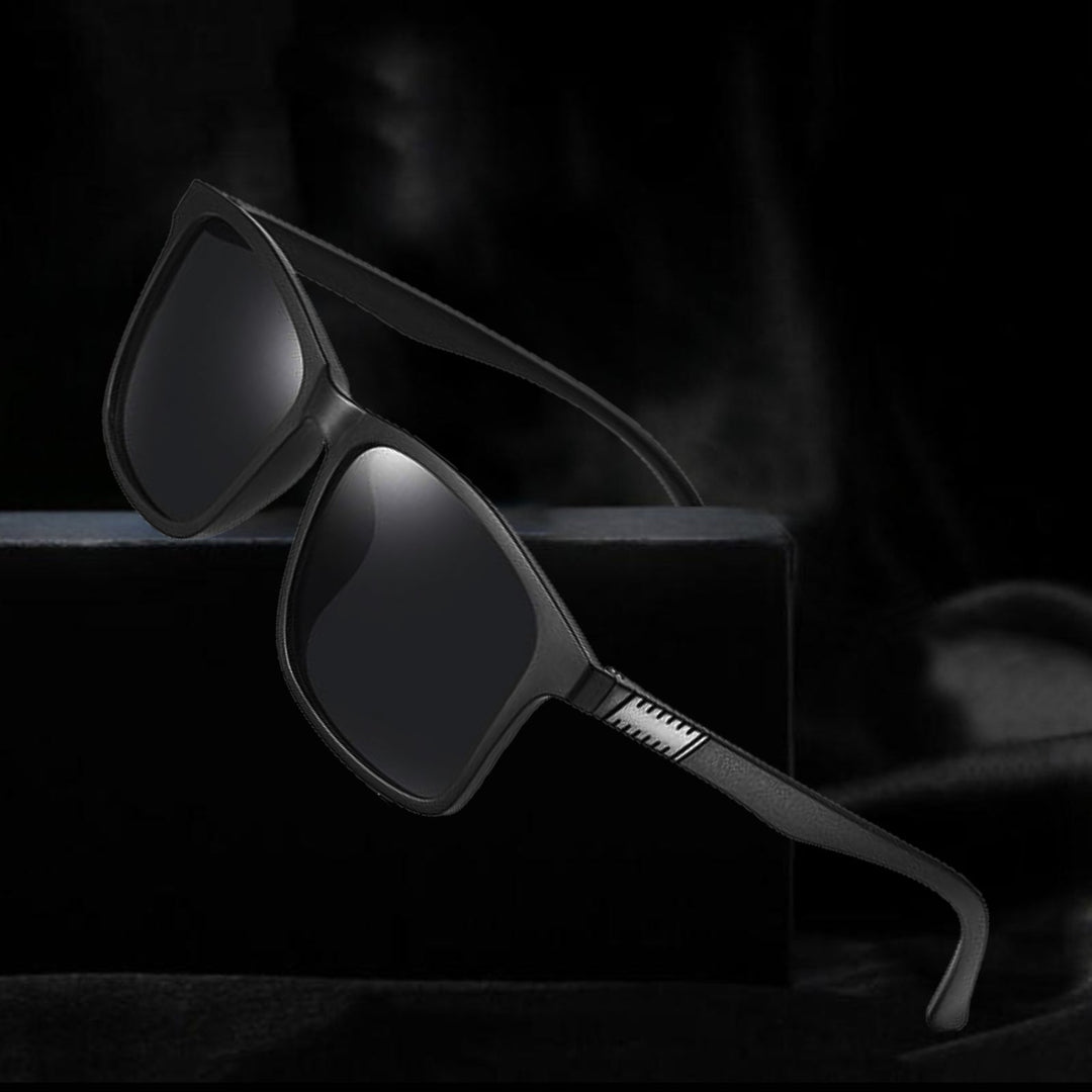 Detailansicht der polarisierten Gläser einer Herren-Sonnenbrille. Garantiert klaren Blick & UV-Schutz.