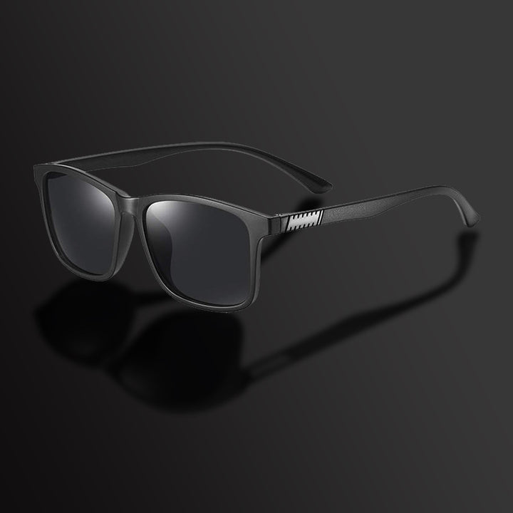 Stilvolle Herren-Sonnenbrille aus leichtem TR90, klassisches Design für Herrenmode. Polarisiert für optimalen Schutz.