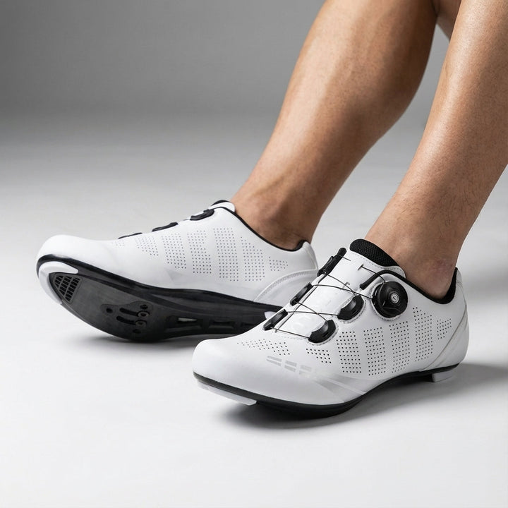 Leichte Herren Rennradschuhe Mathew mit Boa-Verschluss. Entwickelt für hohe Performance & lange Fahrten.