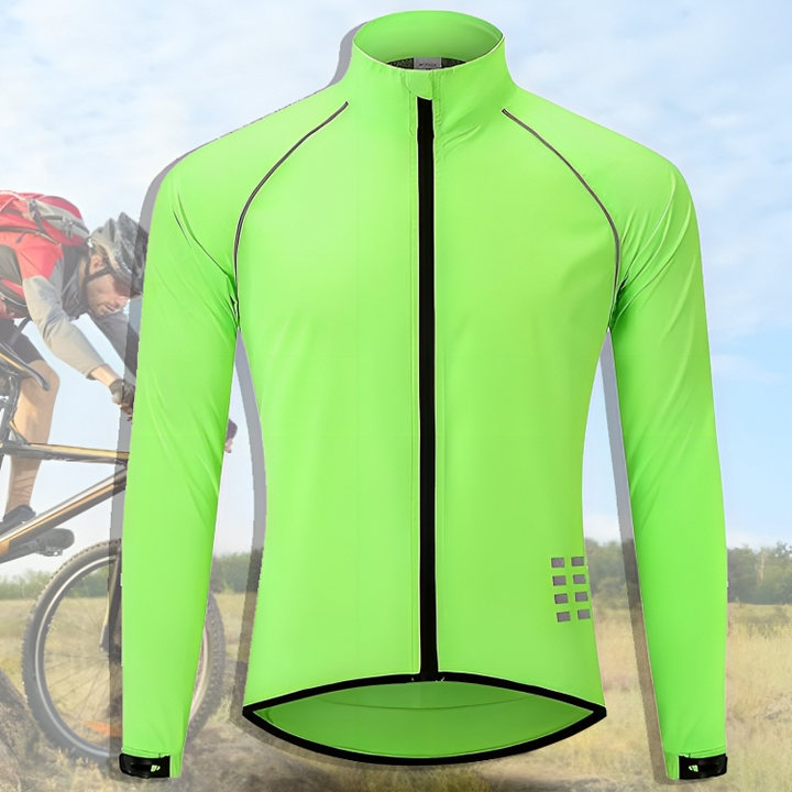 Mann trägt ReflectoRide Herren-Fahrradjacke beim Radfahren in der Dämmerung, gut sichtbar.